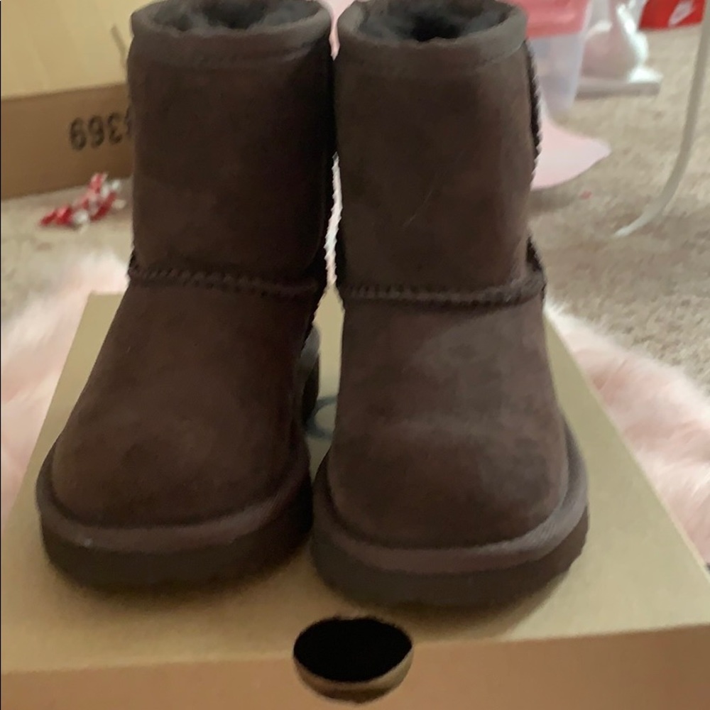 Brown ugg boots